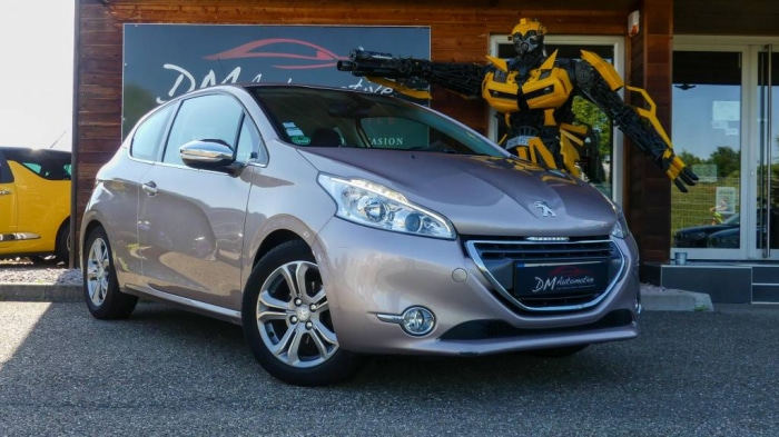 Peugeot 208 1.4 VTI 95 ALLURE 3 PORTES 5990 euros