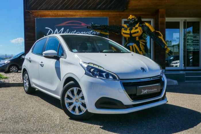 Peugeot 208 1.2 PureTech 82 Active 8990 euros