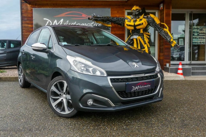 Peugeot 208 1.2 PureTech 110 S&S Allure 10990 euros