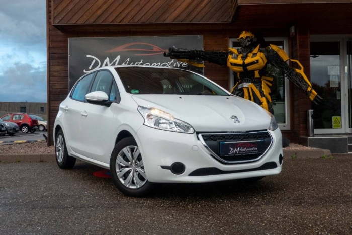 Peugeot 208 1.2 VTI 82 Active 8490 euros