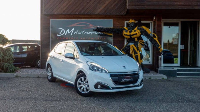 Peugeot 208 1.2 PureTech 82 Active 10990 euros