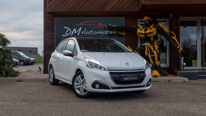 Peugeot 208 Puretech 82 STYLE 11990 euros