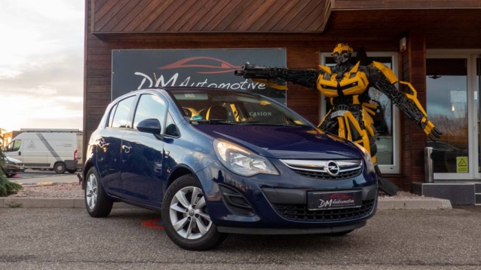 Opel Corsa (4) 1.4D 90 Selection 5 Portes 7990 euros