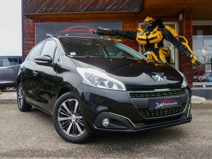 Peugeot 208 1.2 PureTech 110 S&S Allure 10990 euros