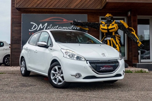 Peugeot 208 1.2 PureTech 82 Style 8490 euros