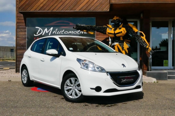 Peugeot 208 1.2 PureTech 82 Active 8990 euros