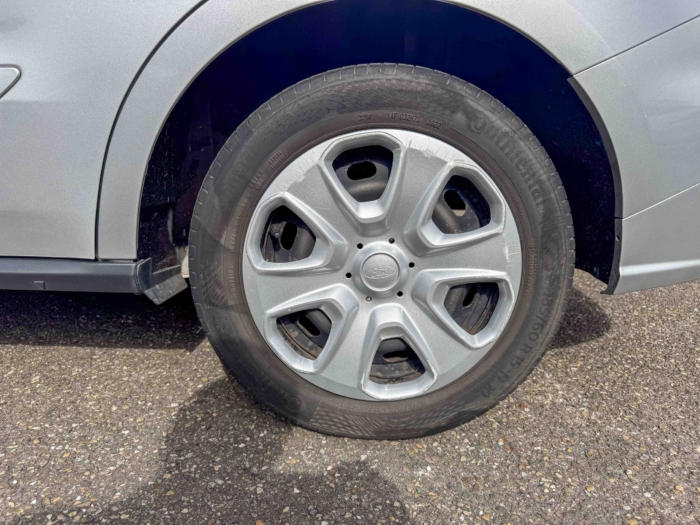 Ford TOURNEO COURIER 1.0E100 BV5 TITANIUM – Image 22