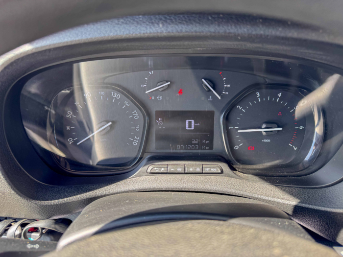Peugeot Expert (3) 2.0 BlueHDi 120 S&S Long Premium – Image 12