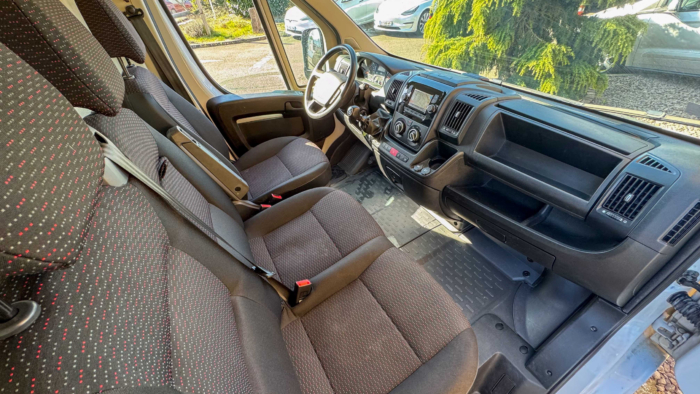 Peugeot Boxer (2) BlueHDi 140 S&S 333 L2H2 – Image 9