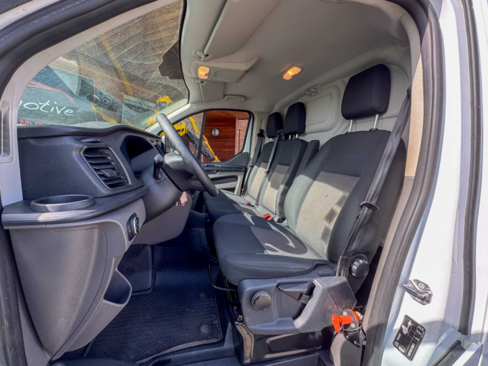 Ford Transit Custom 2.0 ECOBLUE 130 340 L2H1 AMBIENTE – Image 12