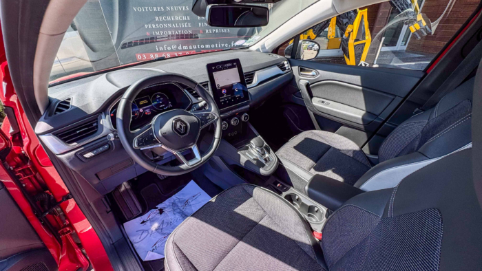 Renault Captur (2) Intens E-TECH Plug-in 160 – Image 7