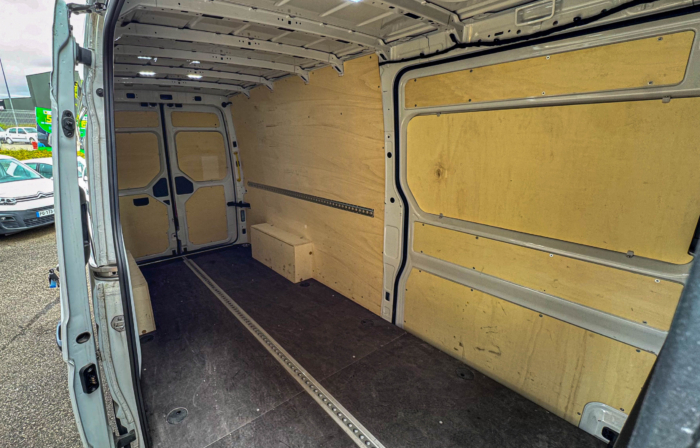 Volkswagen Crafter (2) 2.0TDI 177 35 L4H3 Business Plus BVA8 – Image 10