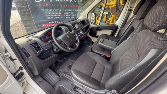 Peugeot Boxer (2) BlueHDi S&S 120 PREMIUM 330 L1H1 – Image 7
