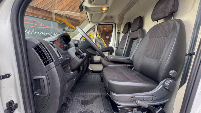 Peugeot Boxer (2) BlueHDi S&S 120 PREMIUM 330 L1H1 – Image 8