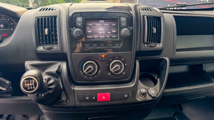 Peugeot Boxer (2) BlueHDi S&S 120 PREMIUM 330 L1H1 – Image 15