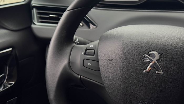 Peugeot 208 Puretech 82 Active – Image 12